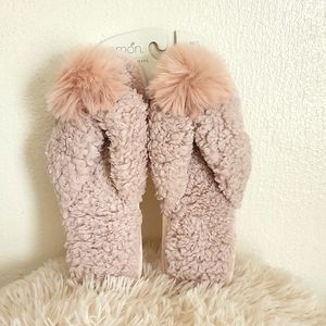 Lemon Faux Fur & Cozy Sherpa Pom Pom Slippers Size 7/8